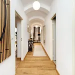 Apartment Boutique Center *
